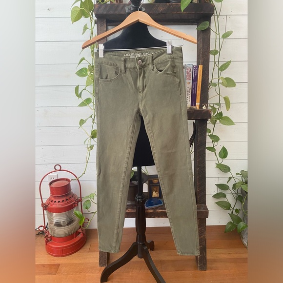 American Eagle Outfitters: Olive Green Jeans - Picture 14 of 17